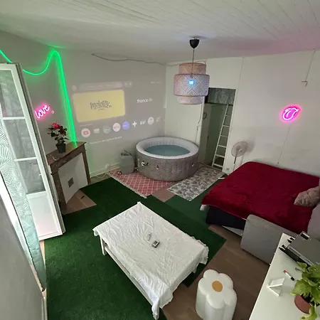 Apartment Un Jacuzzi Dans Le Centre Bordeaux
